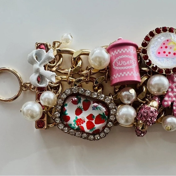NWT ⚜️💖⚜️ Betsey Johnson Babycakes Cluster Bracelet - Picture 8 of 11